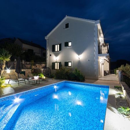 Villa Sun Garden - 4 Star Villa With Heated Swimming Pool, Quiet Bay, Bbq, 50M From The Sea ميلنا المظهر الخارجي الصورة