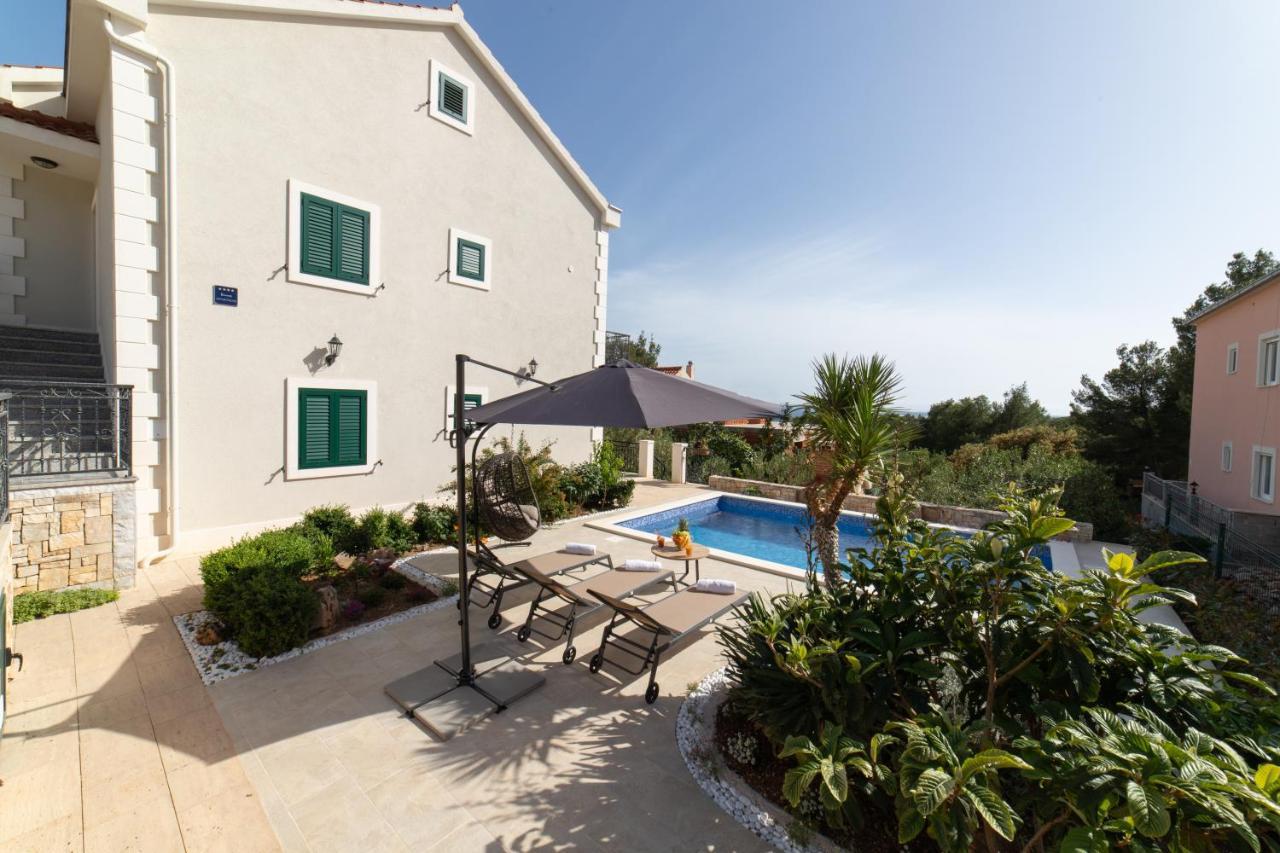 Villa Sun Garden - 4 Star Villa With Heated Swimming Pool, Quiet Bay, Bbq, 50M From The Sea ميلنا المظهر الخارجي الصورة