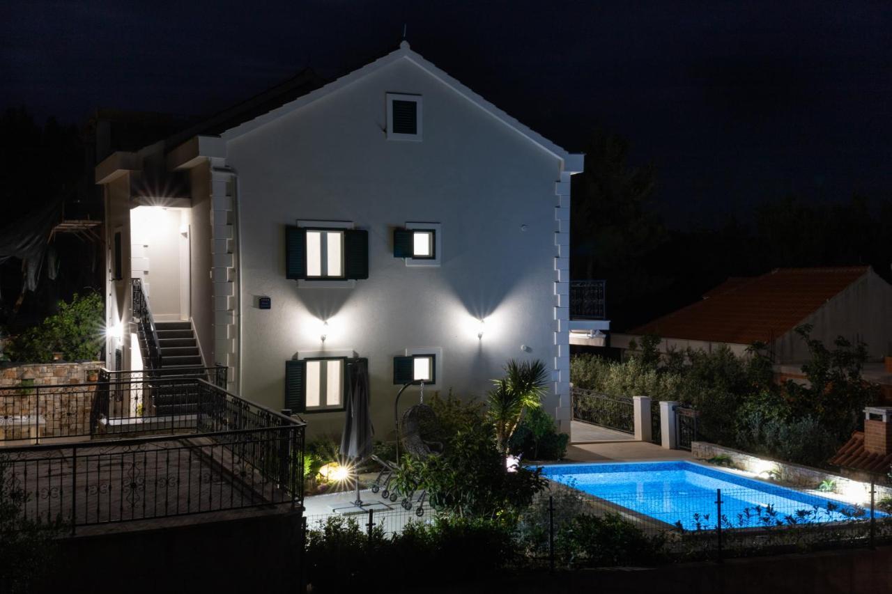 Villa Sun Garden - 4 Star Villa With Heated Swimming Pool, Quiet Bay, Bbq, 50M From The Sea ميلنا المظهر الخارجي الصورة
